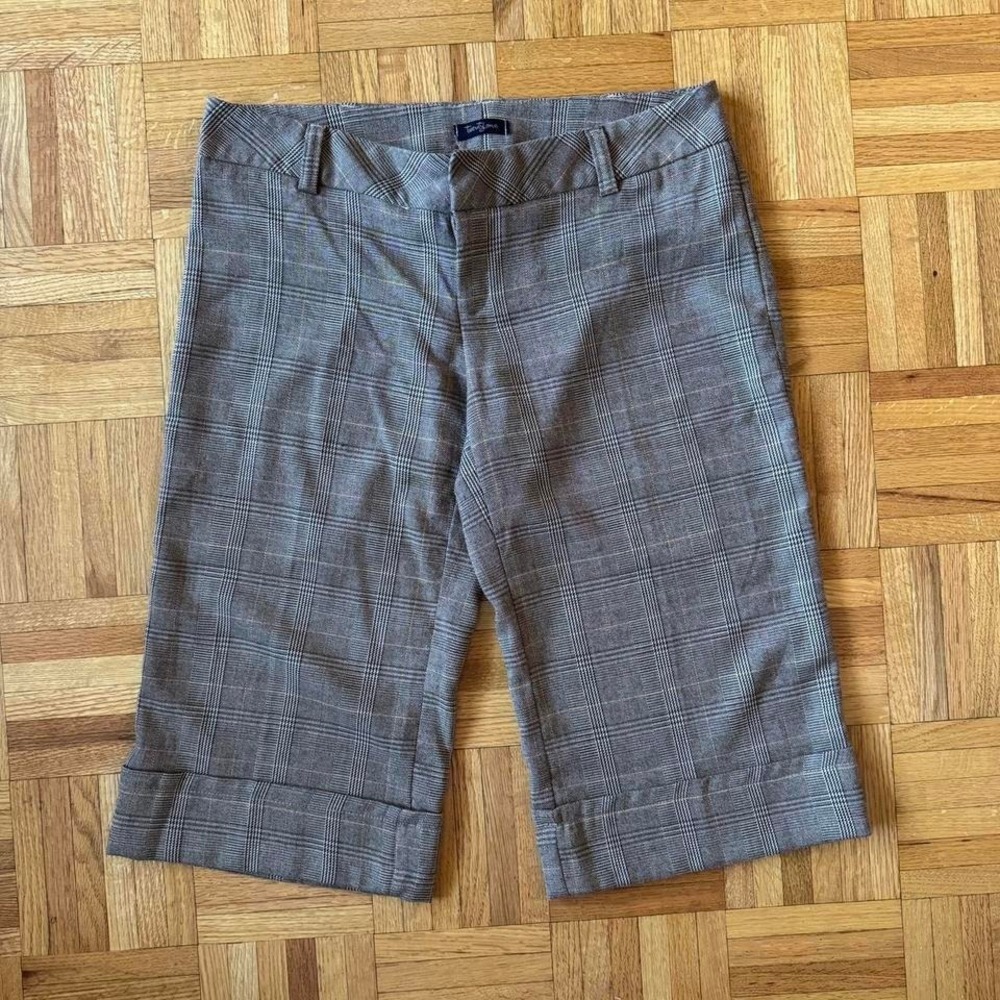 2000s earth tone wide leg plaid shorts by twenty one 
paper tag made in the usa